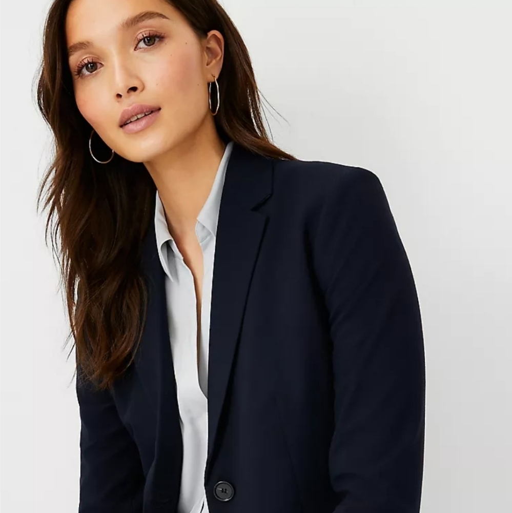 EUC Ann Taylor Two Button Blazer Lined - Picture 3 of 10